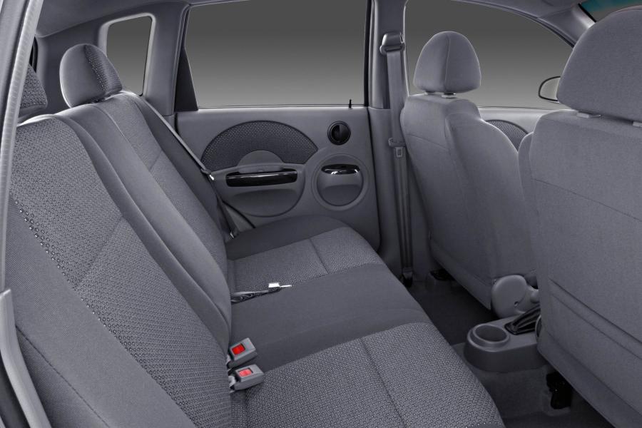  Chevrolet Aveo5 2005 года  (фото 13 из 16)